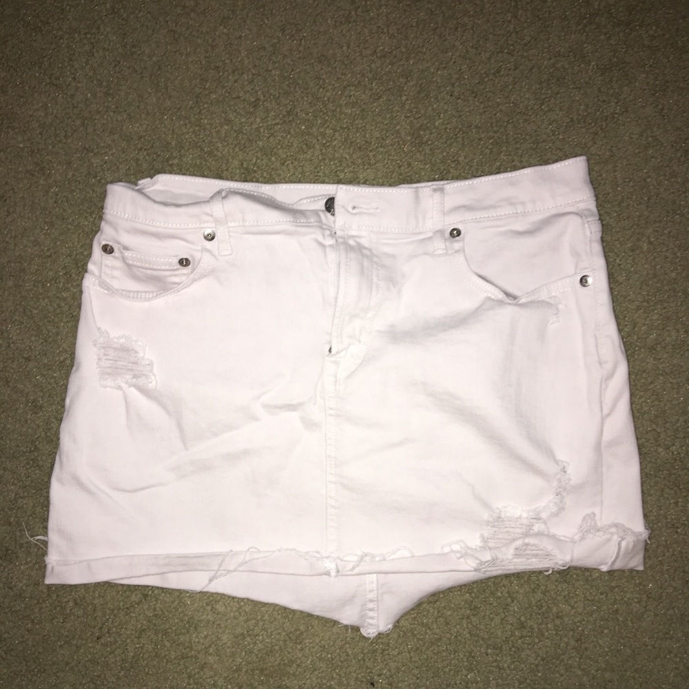 White denim skirt